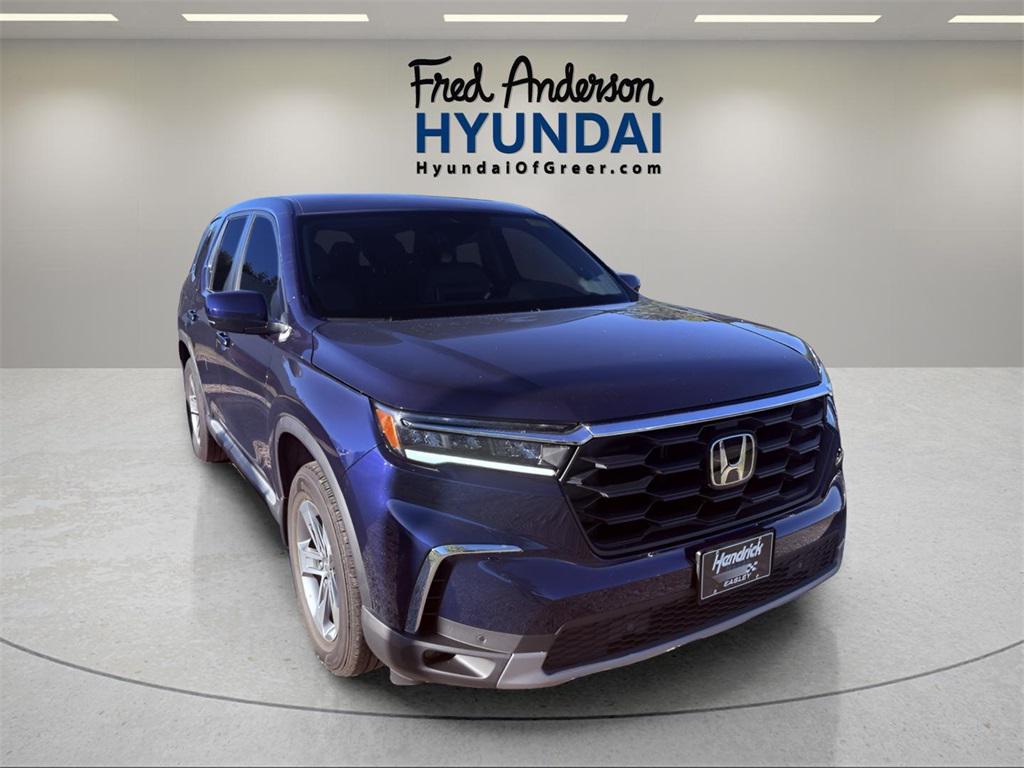 used 2025 Honda Pilot car, priced at $40,323