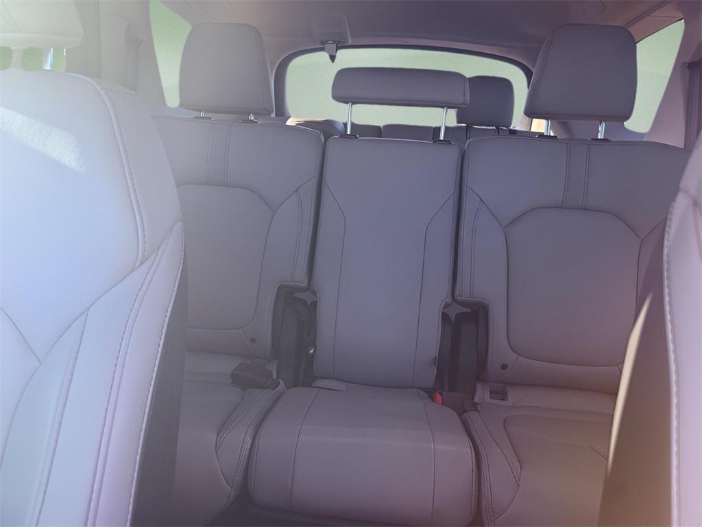 used 2025 Honda Pilot car, priced at $40,323