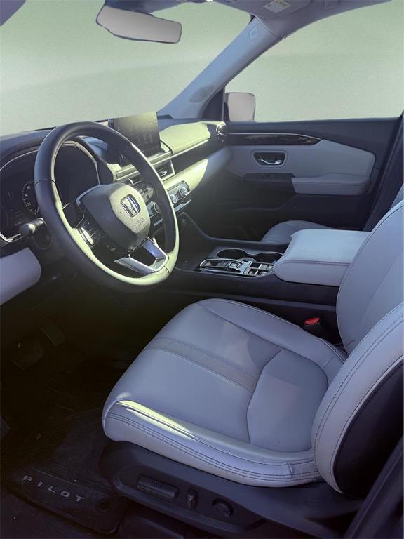 used 2025 Honda Pilot car, priced at $40,323