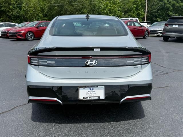 new 2025 Hyundai Sonata Hybrid car, priced at $32,278