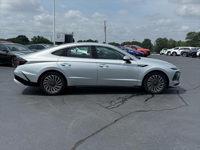 new 2025 Hyundai Sonata Hybrid car, priced at $32,278