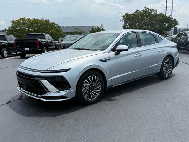 new 2025 Hyundai Sonata Hybrid car, priced at $32,278
