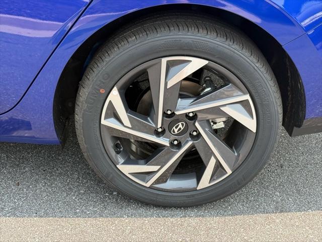 new 2025 Hyundai Elantra car, priced at $24,278