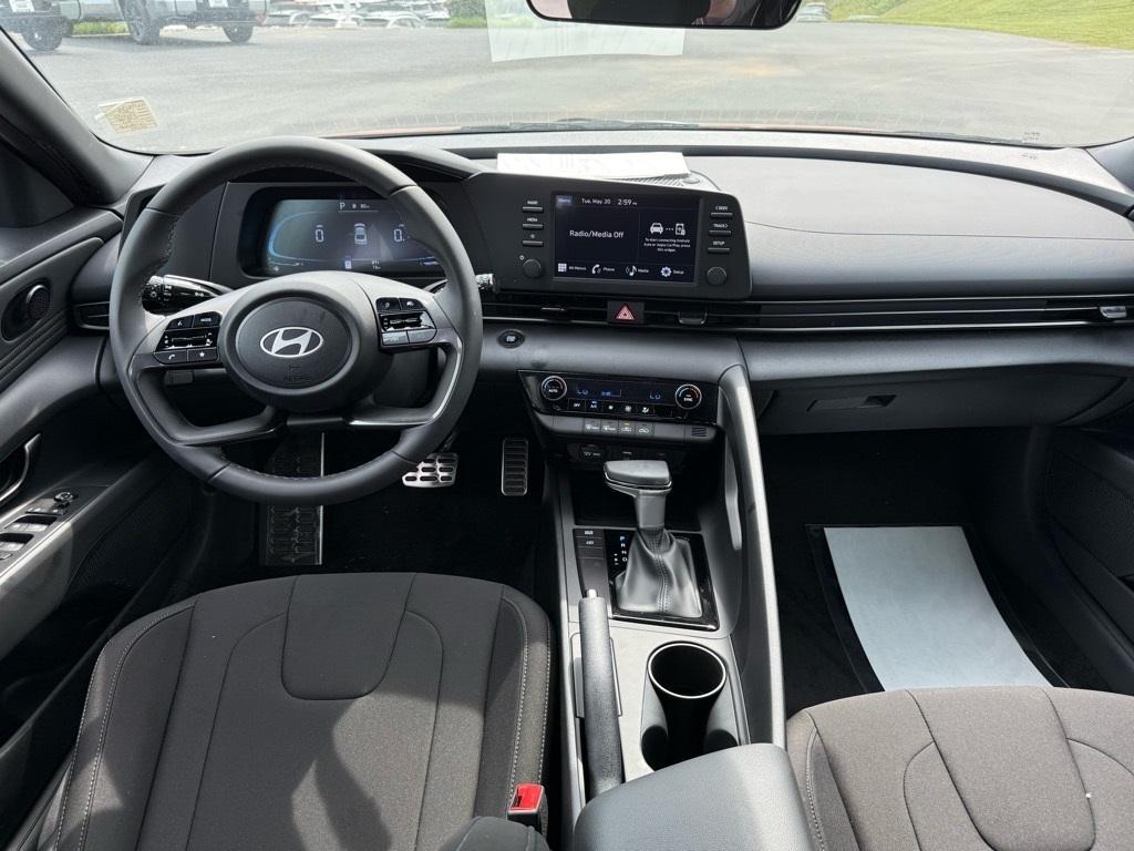 new 2025 Hyundai Elantra car, priced at $23,024