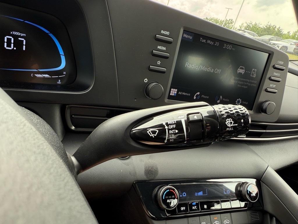 new 2025 Hyundai Elantra car, priced at $23,024