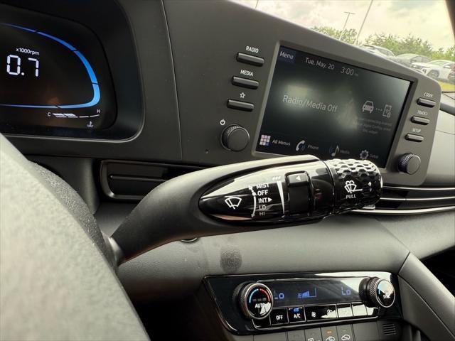 new 2025 Hyundai Elantra car, priced at $24,774