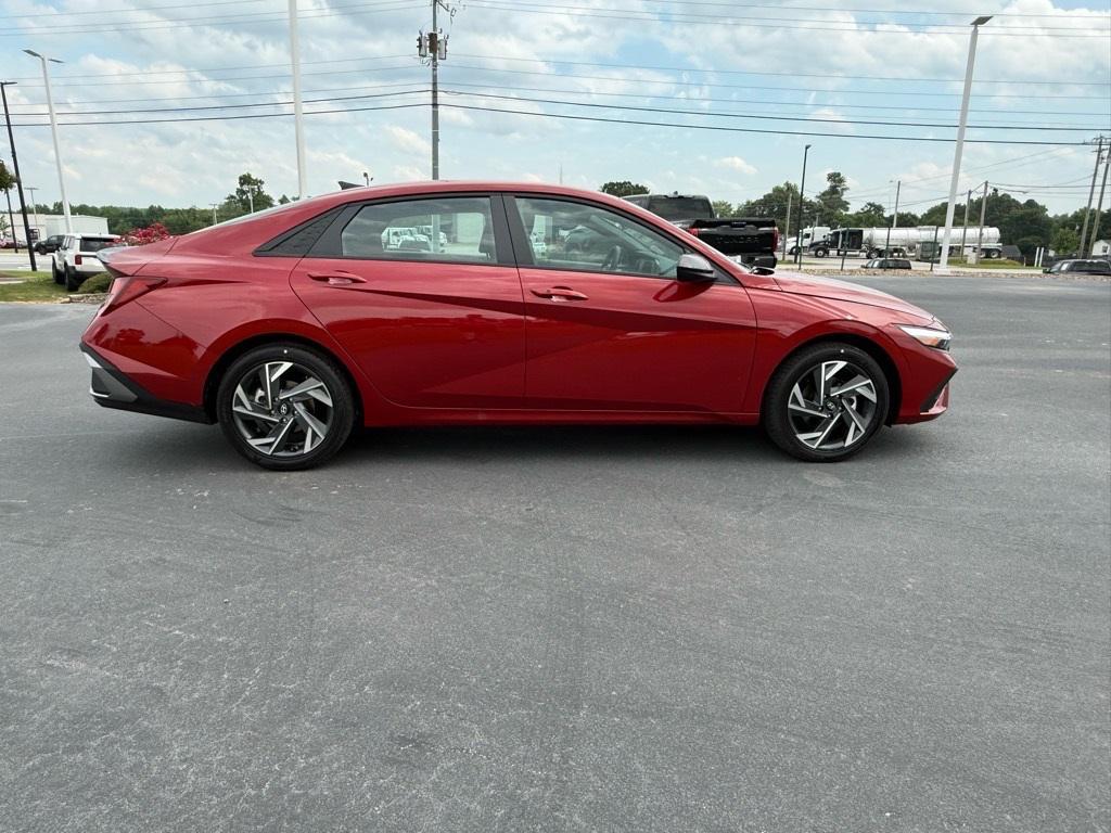 new 2025 Hyundai Elantra car, priced at $23,024