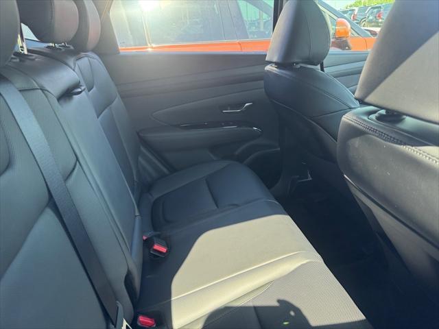 new 2025 Hyundai TUCSON Hybrid car, priced at $42,386