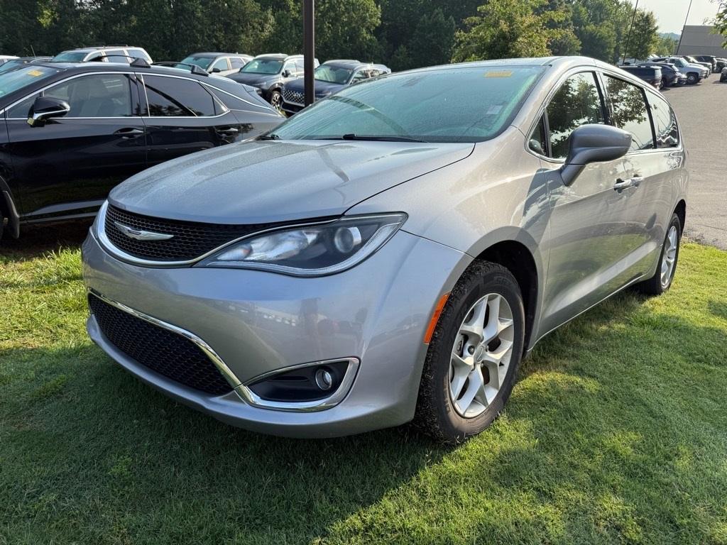 used 2019 Chrysler Pacifica car, priced at $18,460