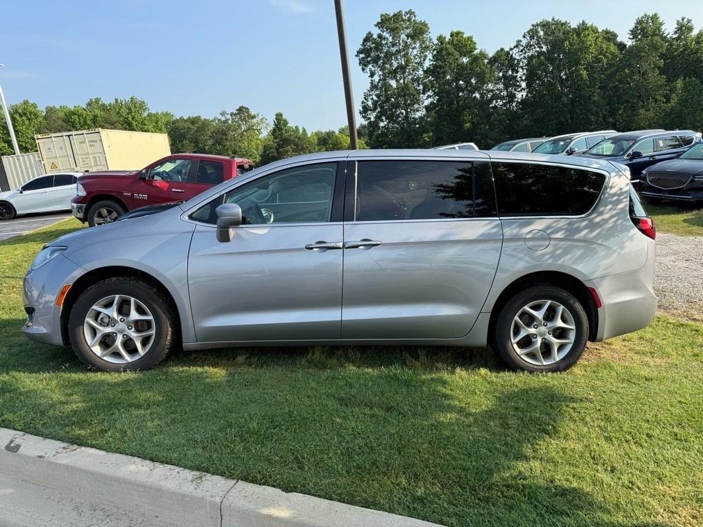 used 2019 Chrysler Pacifica car, priced at $18,460