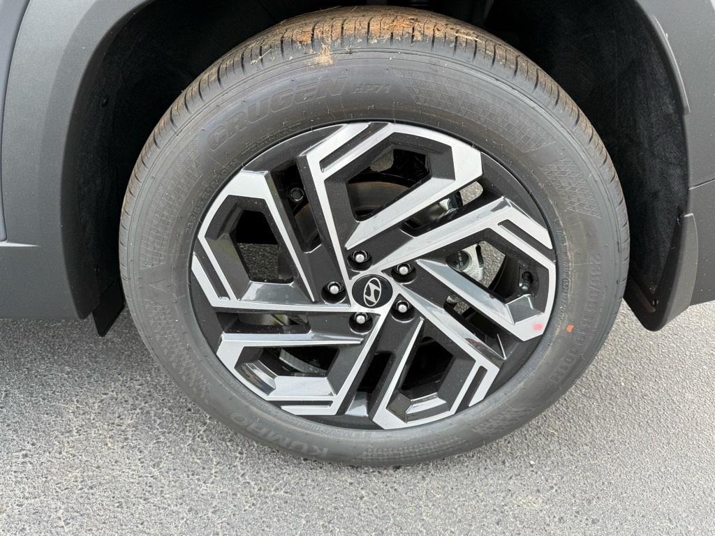 new 2025 Hyundai Tucson car, priced at $40,108