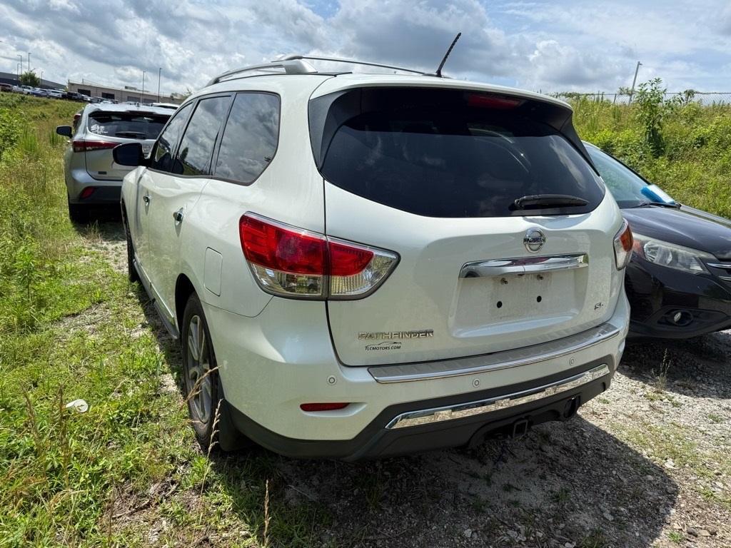 used 2015 Nissan Pathfinder car, priced at $7,998