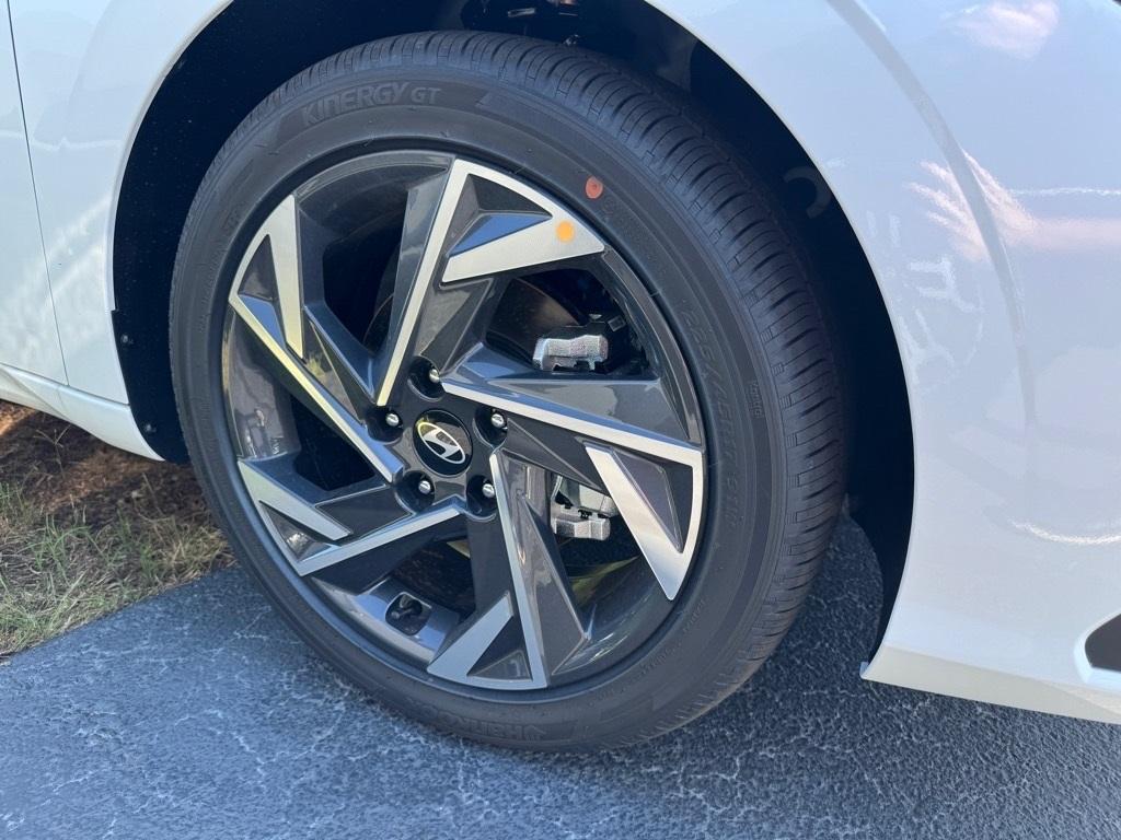 new 2025 Hyundai ELANTRA HEV car, priced at $29,040