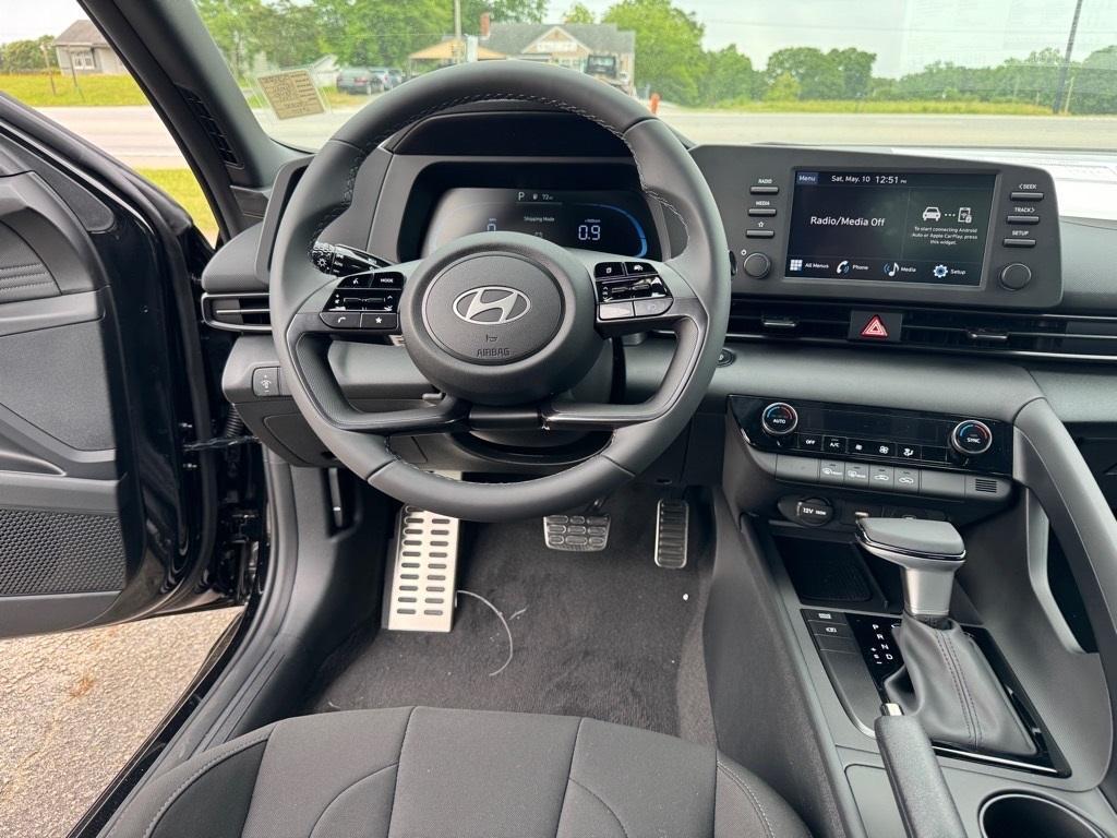 new 2025 Hyundai Elantra car, priced at $24,289