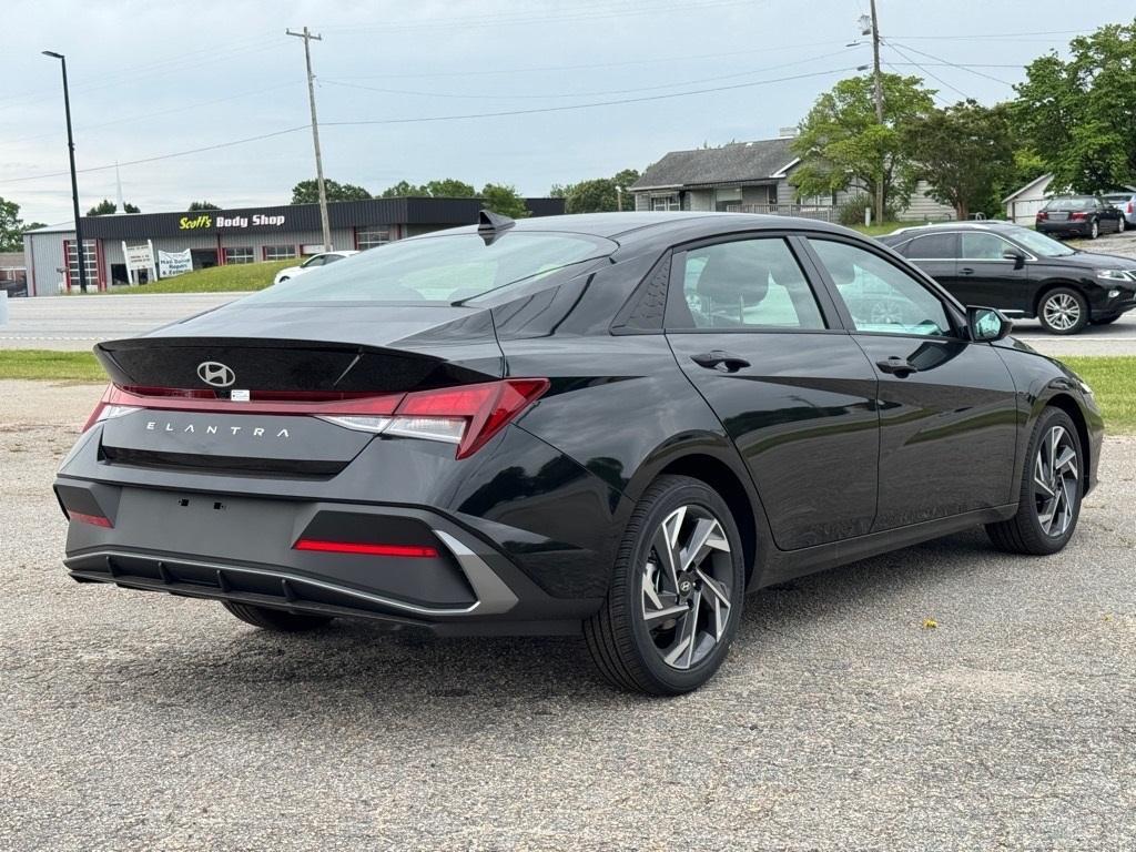 new 2025 Hyundai Elantra car, priced at $24,289