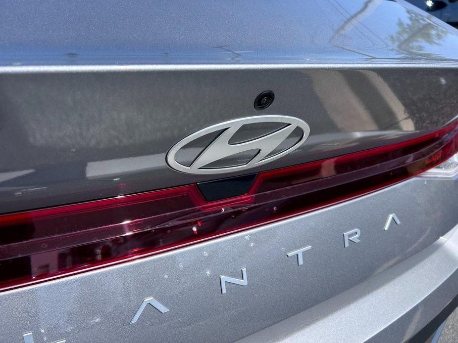 new 2024 Hyundai Elantra car, priced at $21,072