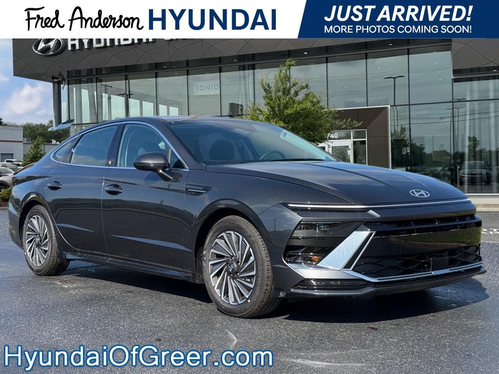 new 2025 Hyundai Sonata Hybrid car, priced at $28,517
