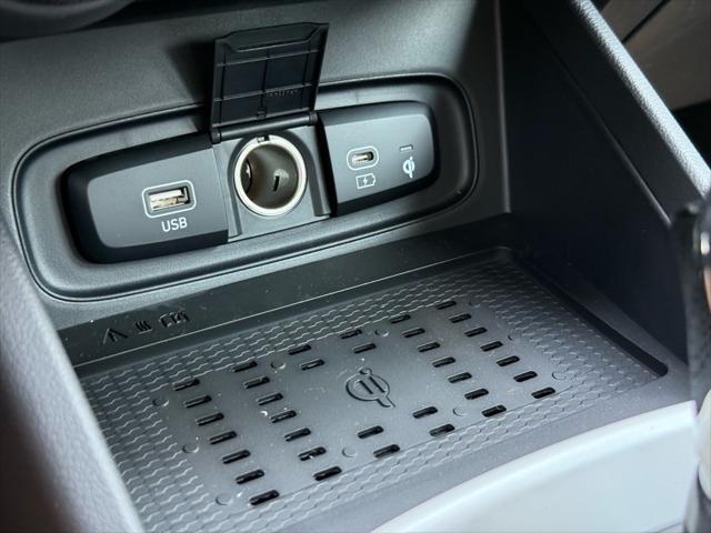new 2025 Hyundai Venue car, priced at $24,883