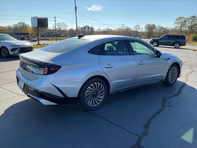 new 2024 Hyundai Sonata Hybrid car, priced at $31,247