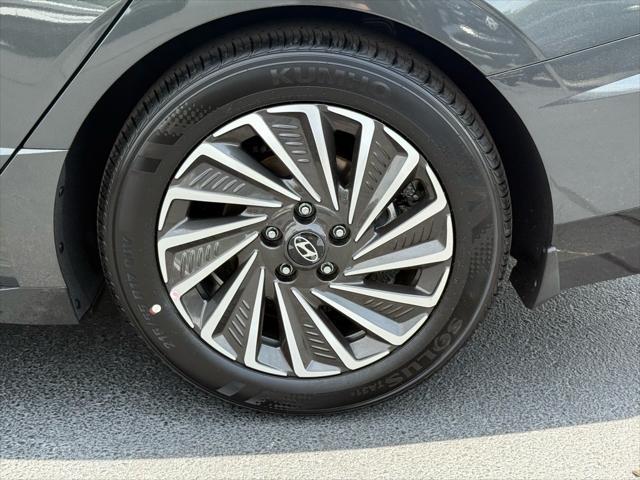 new 2025 Hyundai Sonata Hybrid car, priced at $38,542