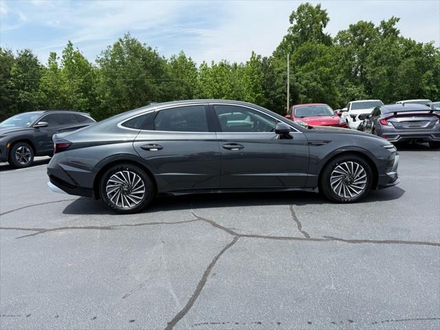 new 2025 Hyundai Sonata Hybrid car, priced at $38,542
