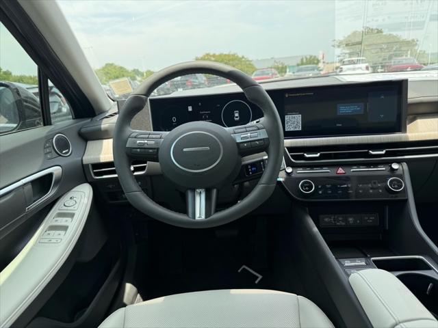 new 2025 Hyundai Sonata Hybrid car, priced at $38,542