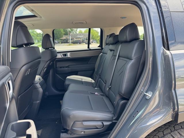 new 2025 Hyundai Santa Fe car, priced at $40,138
