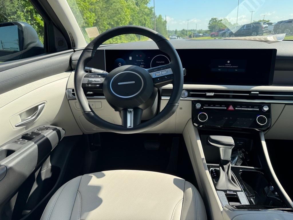 new 2025 Hyundai Tucson car, priced at $32,354