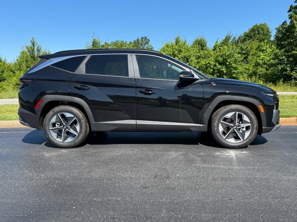 new 2025 Hyundai Tucson car, priced at $32,354