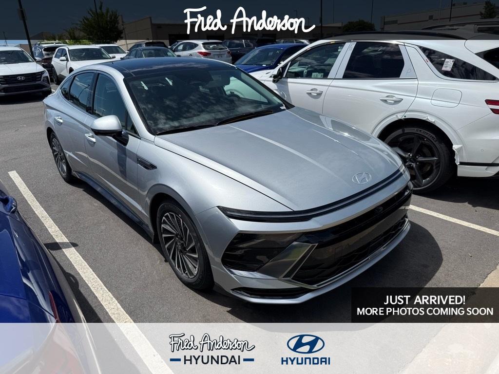 new 2025 Hyundai Sonata Hybrid car, priced at $38,542