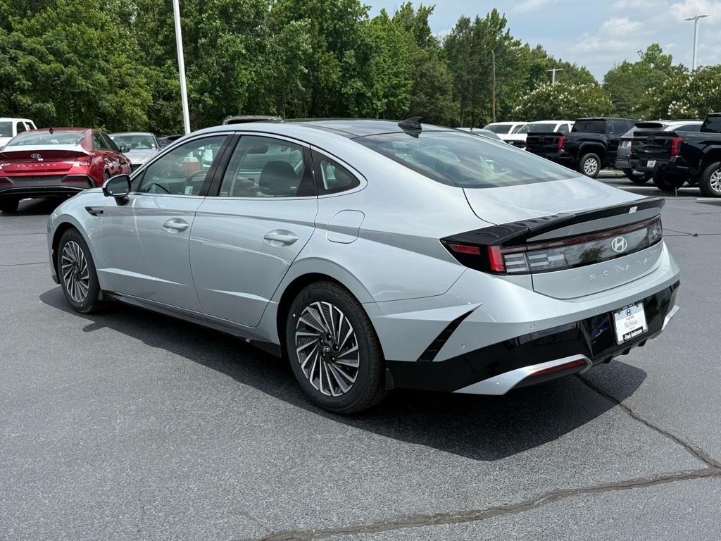 new 2025 Hyundai Sonata Hybrid car, priced at $38,542