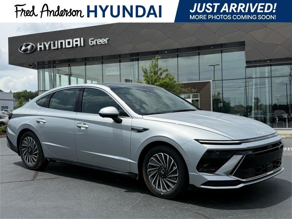new 2025 Hyundai Sonata Hybrid car, priced at $38,542