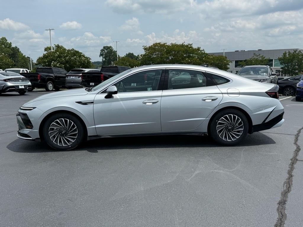 new 2025 Hyundai Sonata Hybrid car, priced at $38,542