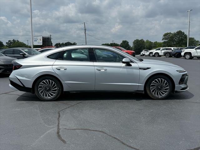 new 2025 Hyundai Sonata Hybrid car, priced at $38,542