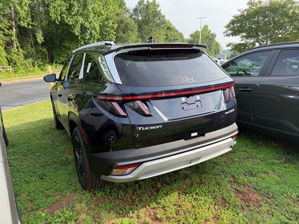 new 2025 Hyundai TUCSON Hybrid car, priced at $42,322