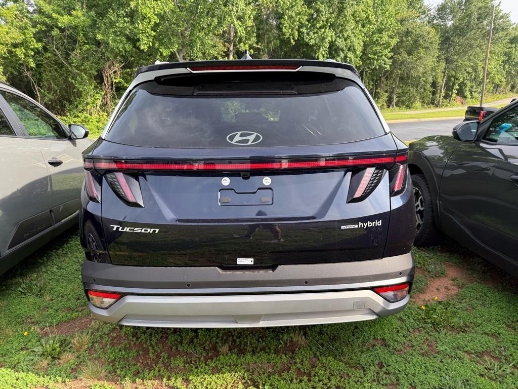 new 2025 Hyundai TUCSON Hybrid car, priced at $42,322