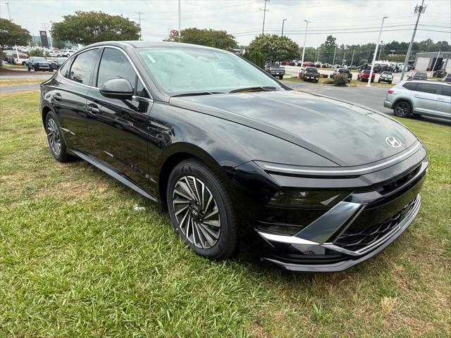 new 2025 Hyundai Sonata Hybrid car, priced at $32,303