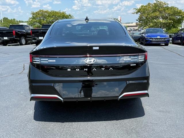 new 2025 Hyundai Sonata Hybrid car, priced at $32,303