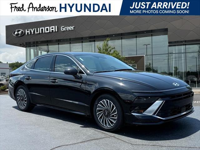 new 2025 Hyundai Sonata Hybrid car, priced at $32,303
