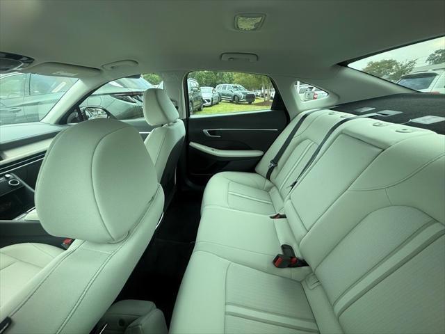 new 2025 Hyundai Sonata Hybrid car, priced at $32,303