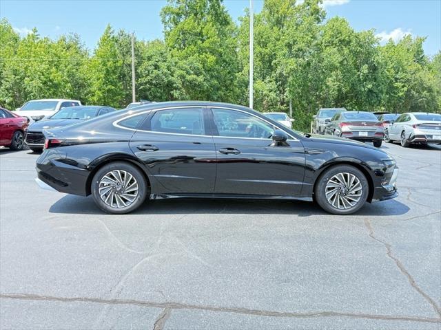 new 2025 Hyundai Sonata Hybrid car, priced at $32,303