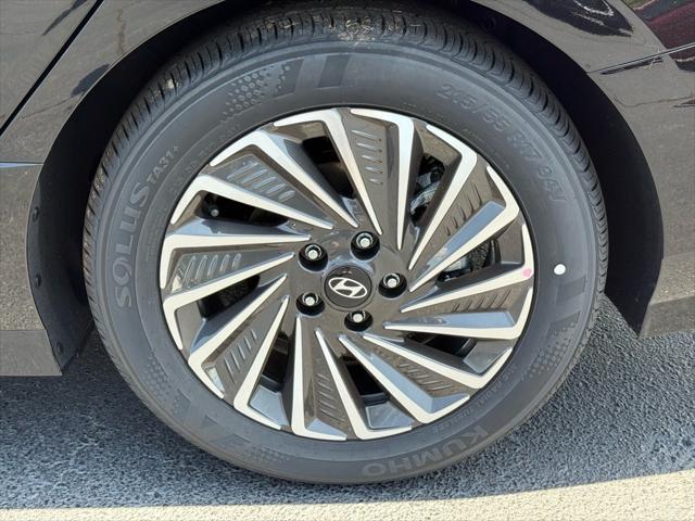 new 2025 Hyundai Sonata Hybrid car, priced at $32,303