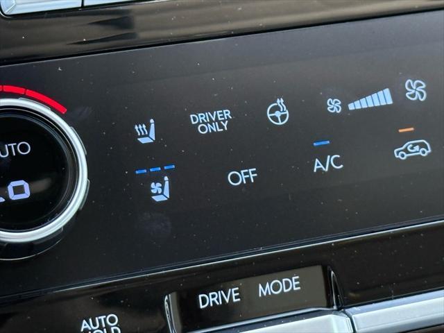 new 2025 Hyundai SANTA FE HEV car, priced at $45,904