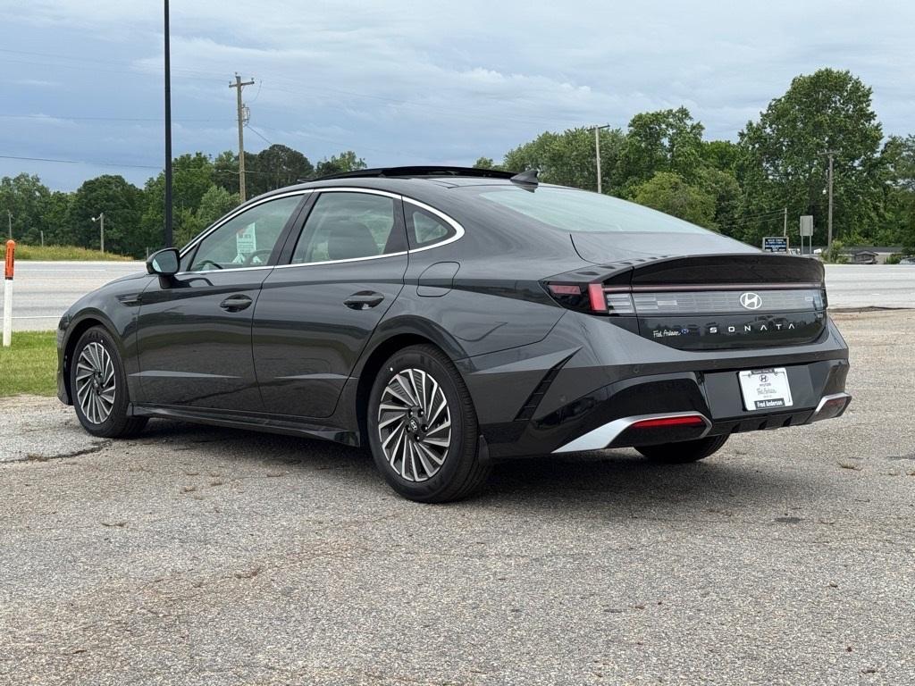 new 2025 Hyundai Sonata Hybrid car, priced at $38,542