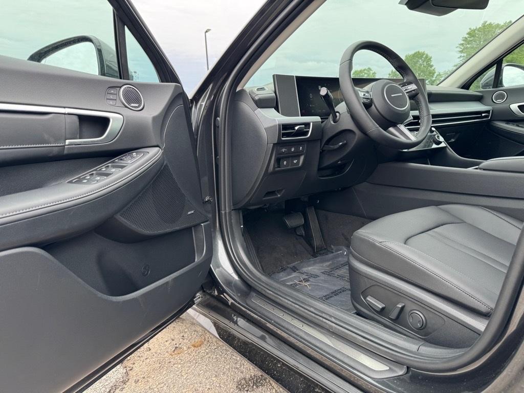 new 2025 Hyundai Sonata Hybrid car, priced at $38,542