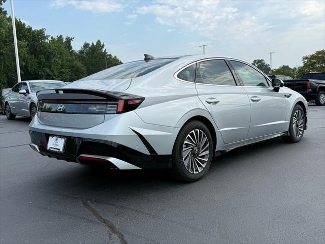 new 2025 Hyundai Sonata Hybrid car, priced at $38,727