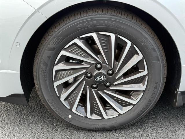 new 2025 Hyundai Sonata Hybrid car, priced at $38,727