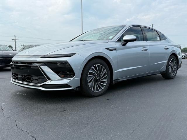 new 2025 Hyundai Sonata Hybrid car, priced at $38,727