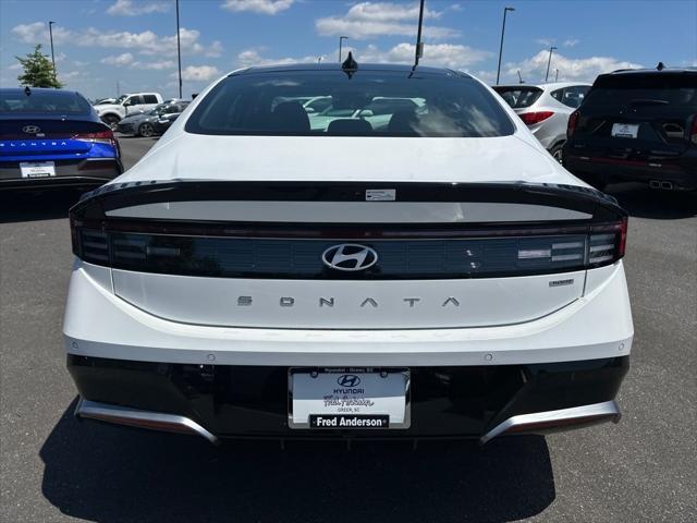 new 2025 Hyundai Sonata Hybrid car, priced at $39,022