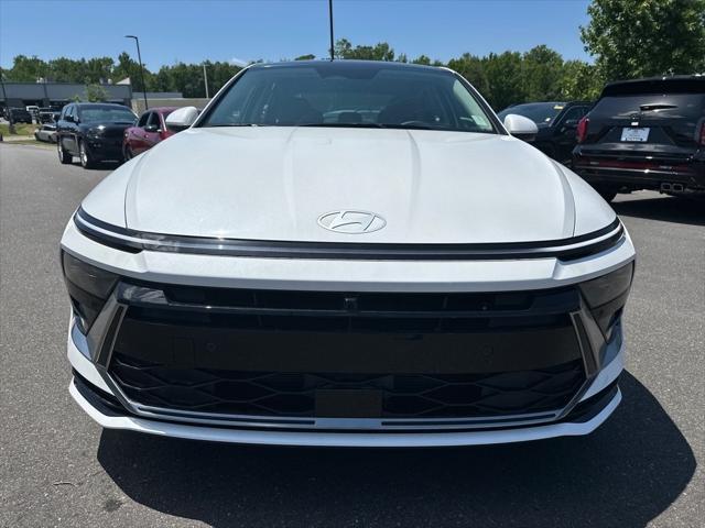 new 2025 Hyundai Sonata Hybrid car, priced at $39,022